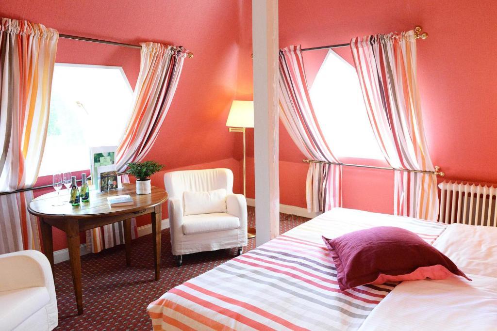 Romantik Hotel Jagdhaus Waldfrieden Bilsen Стая снимка